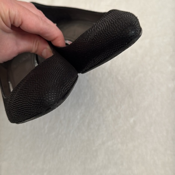 Stuart Weitzman | Goosebump Metallic Dot Textured Pointed Toe Low Wedge (7.5 M) - Picture 4 of 15